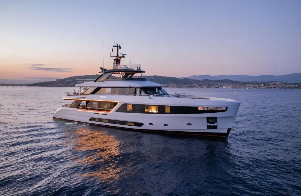 Yachts & Living